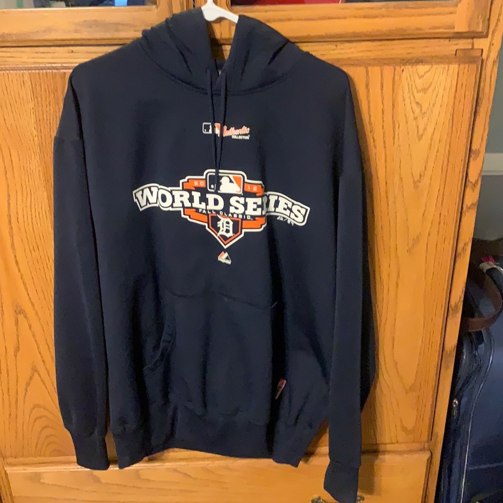 DETROIT TIGERS VERY RARE PLAYER ISSUE 2012 WORLD SERIES HOODIE. MEN’S SIZE L
